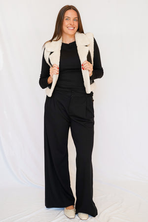 Cabellero Cove Vest in Black