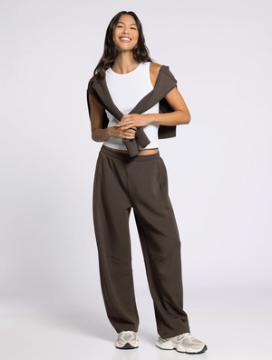 Lenore Barrel Sweatpants in Coffee