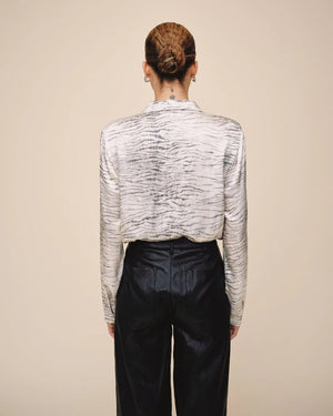 Bella Dahl Clean Hidden Placket Snow Tiger Blouse