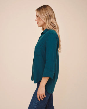 Bella Dahl Shirt Tail Button Down Top in Twilight