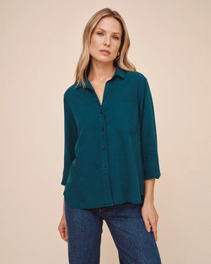 Bella Dahl Shirt Tail Button Down Top in Twilight