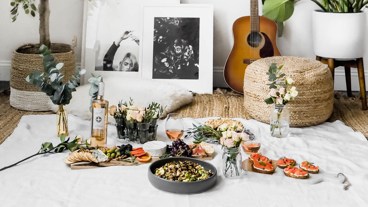 https://bromabakery.com/perfect-indoor-picnic-date-night/