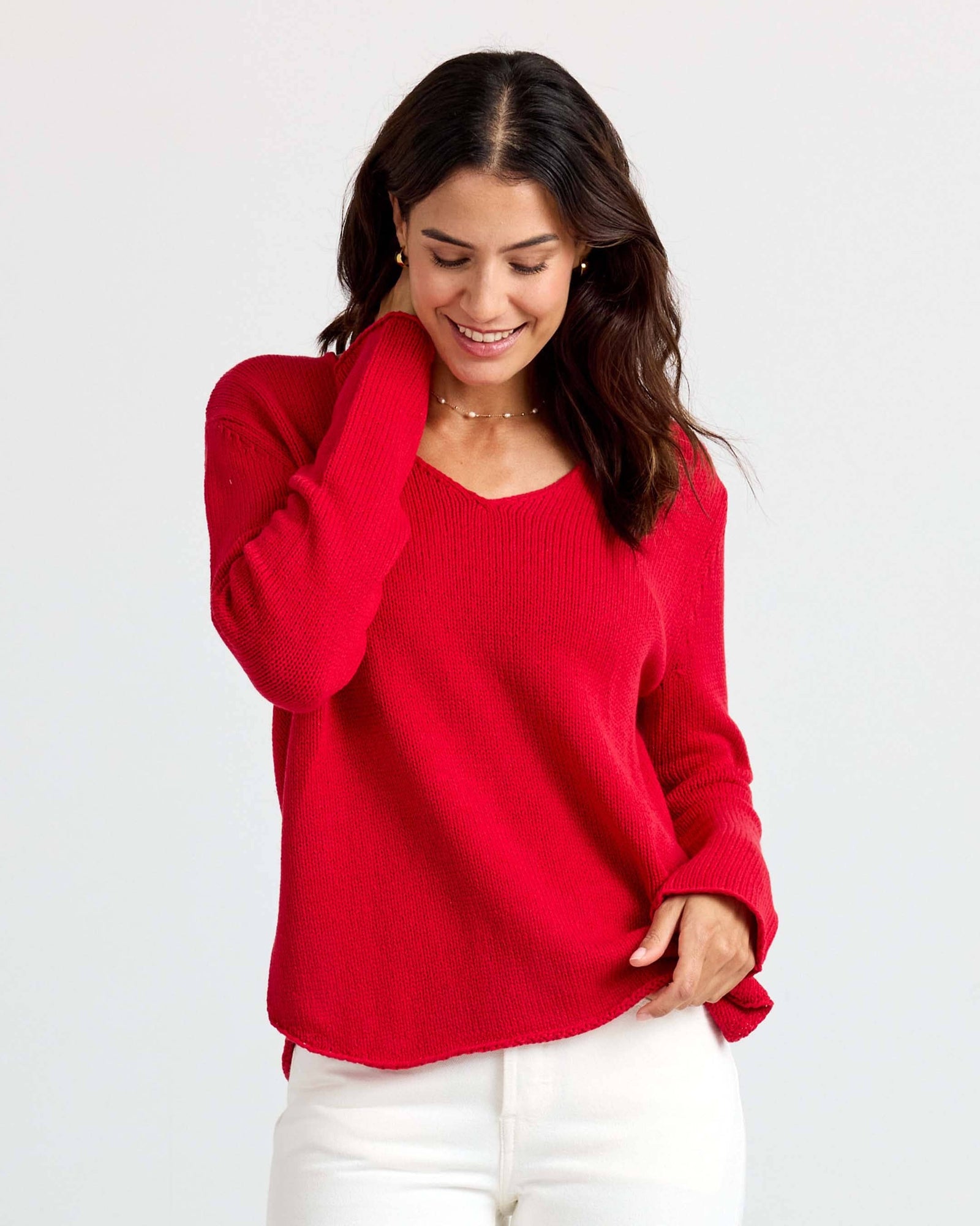 Round Edge V-Neck in Red