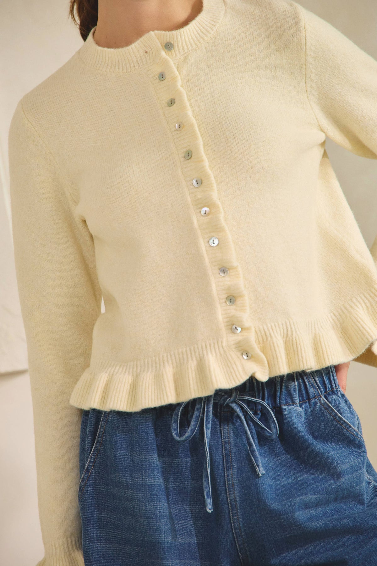 Ruffle Wave Button Knit Cream Cardigan