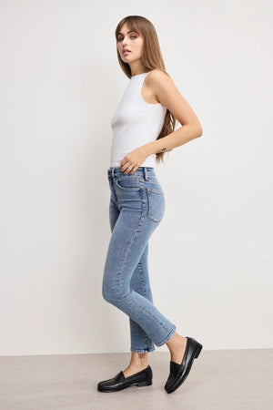 Good American Good Legs Straight Jean