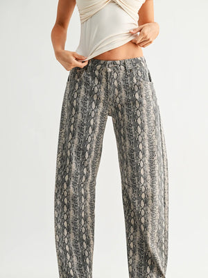 Mid Rise Barrel Jeans in Snake