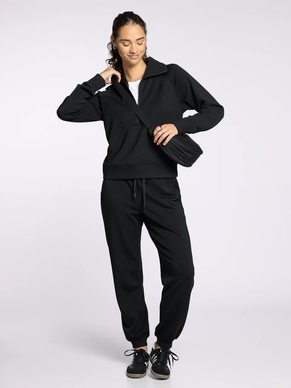 Caroline Pullover V-Neck Sweater in Black