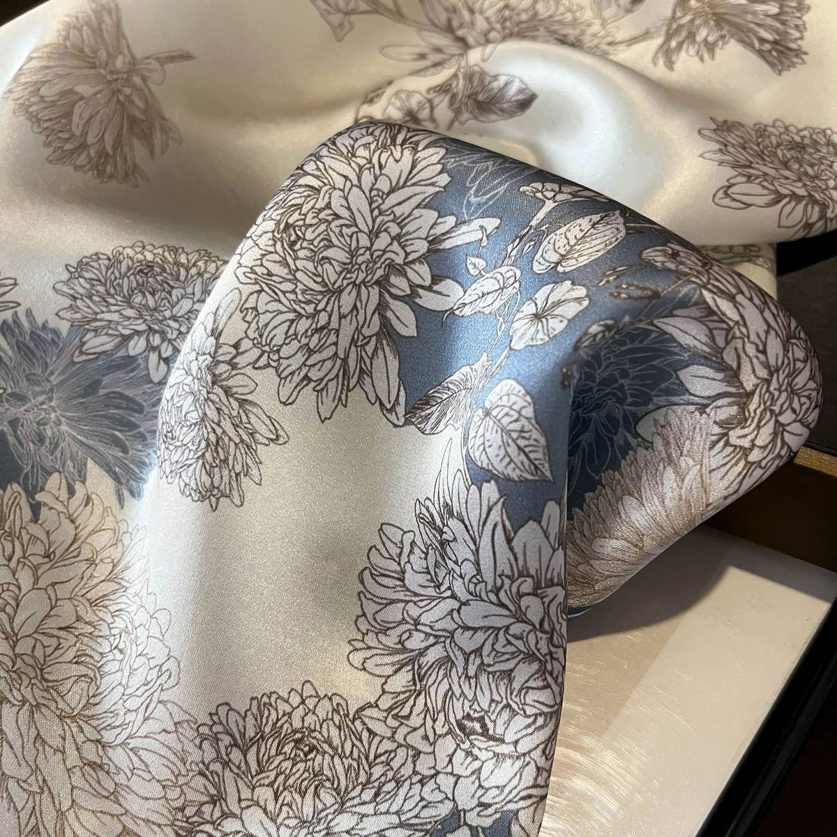 100% Mulberry Silk Square Scarf for Hair &amp; Neck_CWASC0564