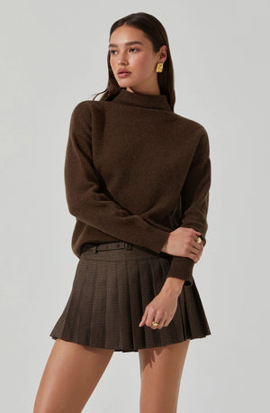 ASTR THE LABEL Adley Sweater in Chestnut