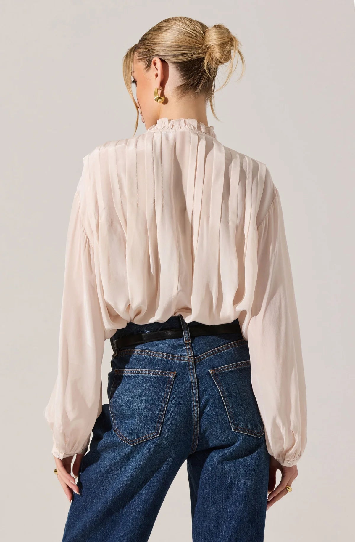 ASTR THE LABEL Ashton Blouse in Champagne