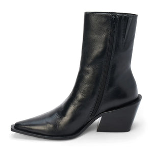 Matisse Cleo Boot in Black Leather
