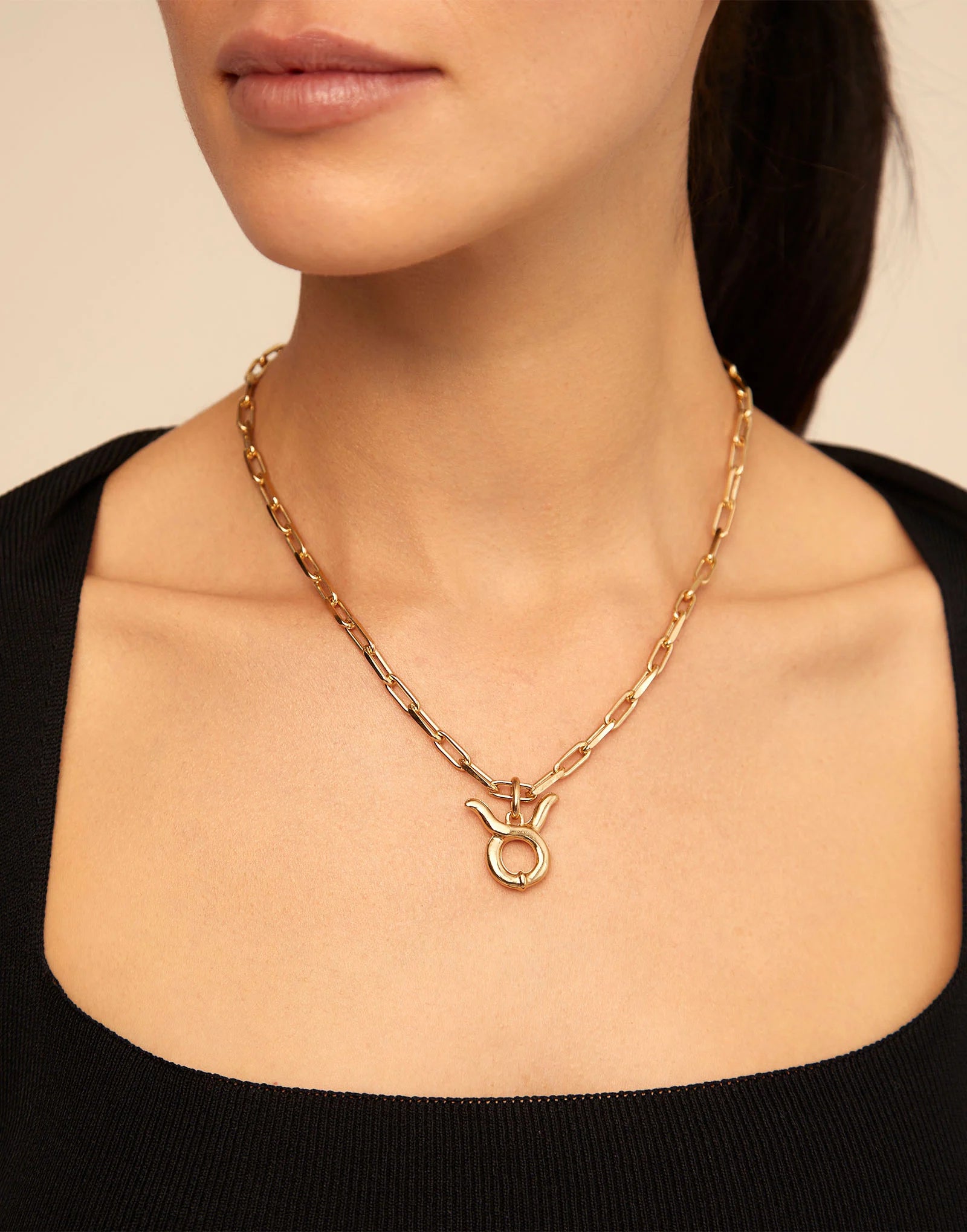 UNODE50 Short Link Gold Chain Necklace