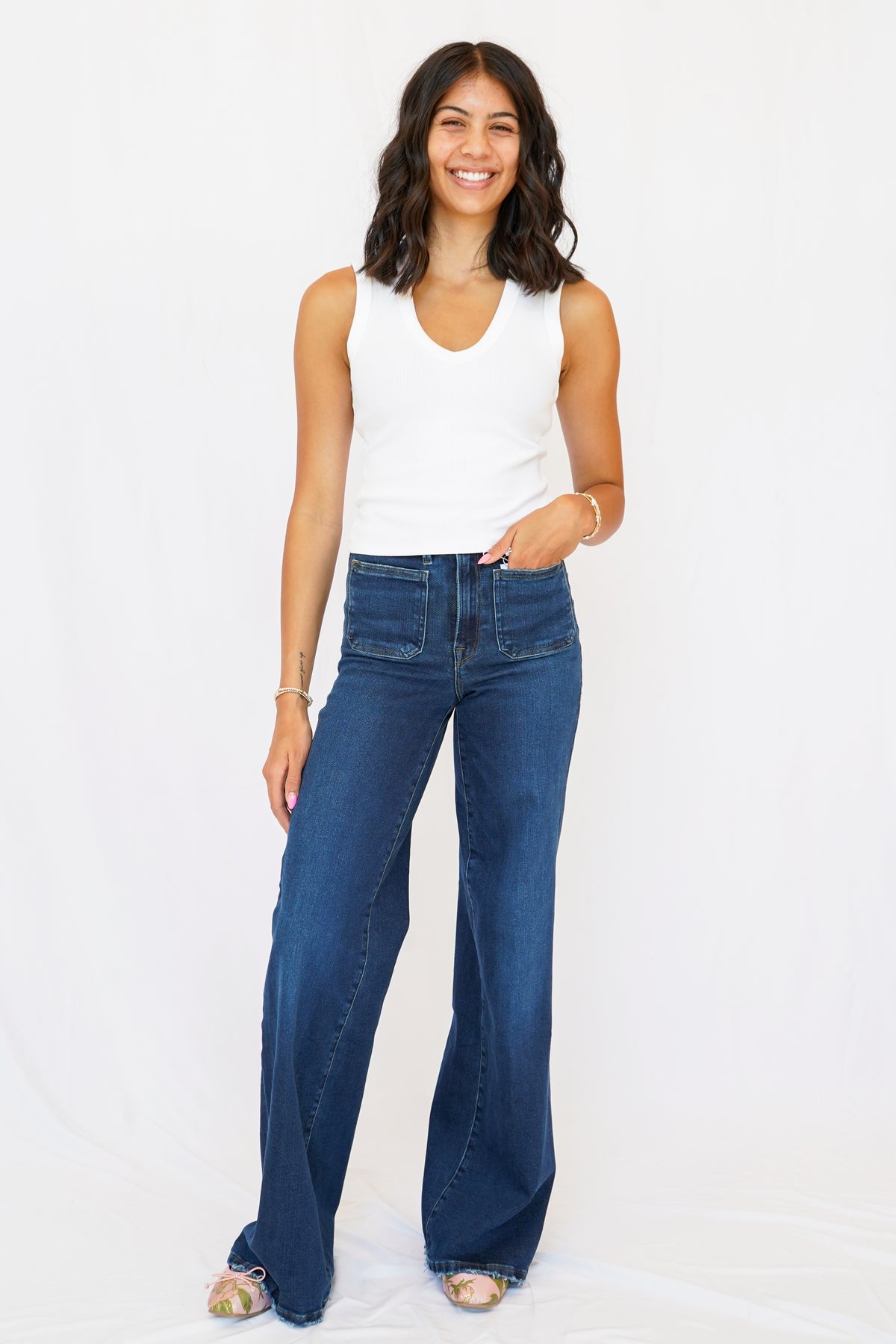 KUT Meg High Rise Wide Leg With Patch Pockets Reg Hem Jean in Cheerfully