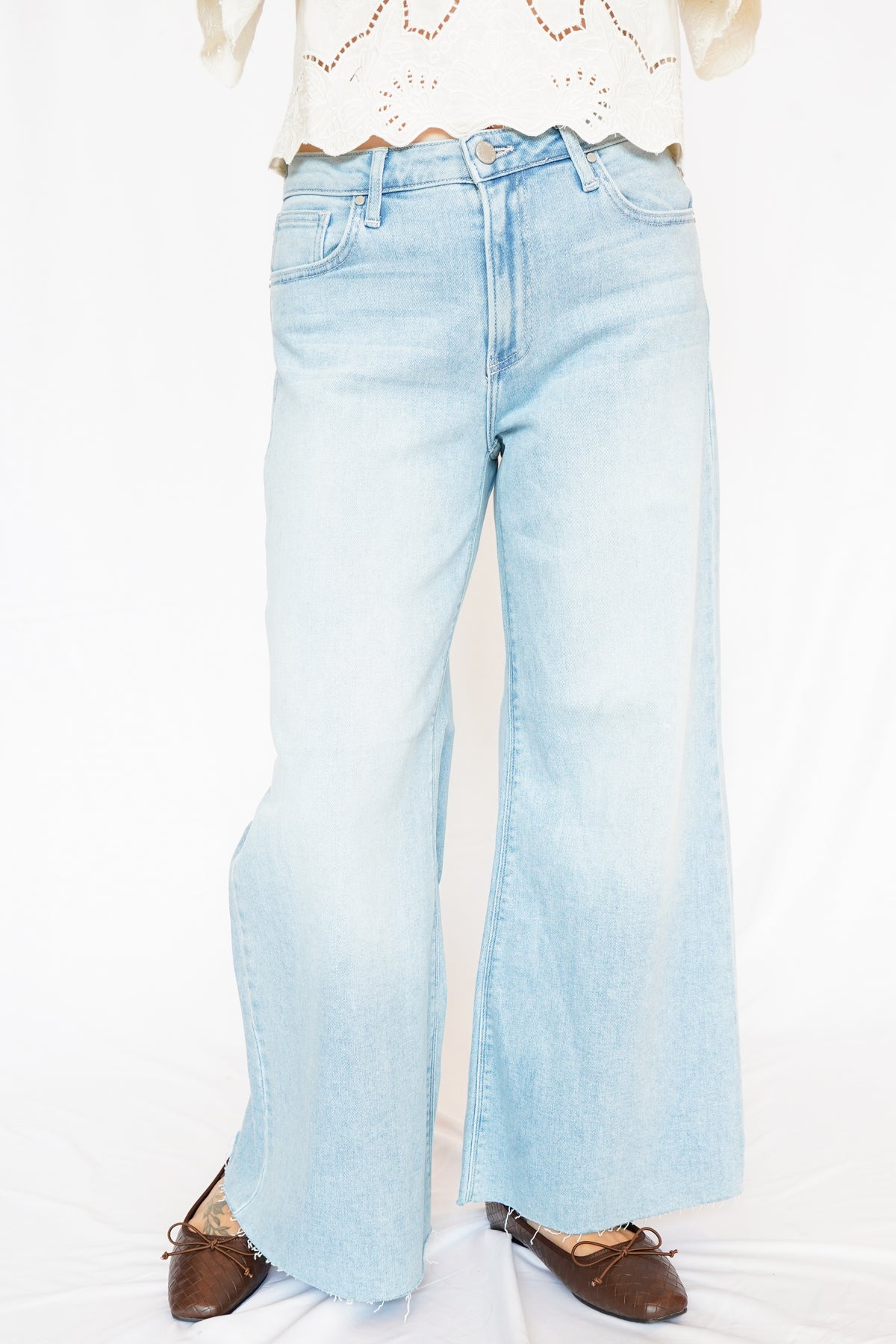Just Black Denim Mid Rise Wide Leg Crop Light Denim Jeans
