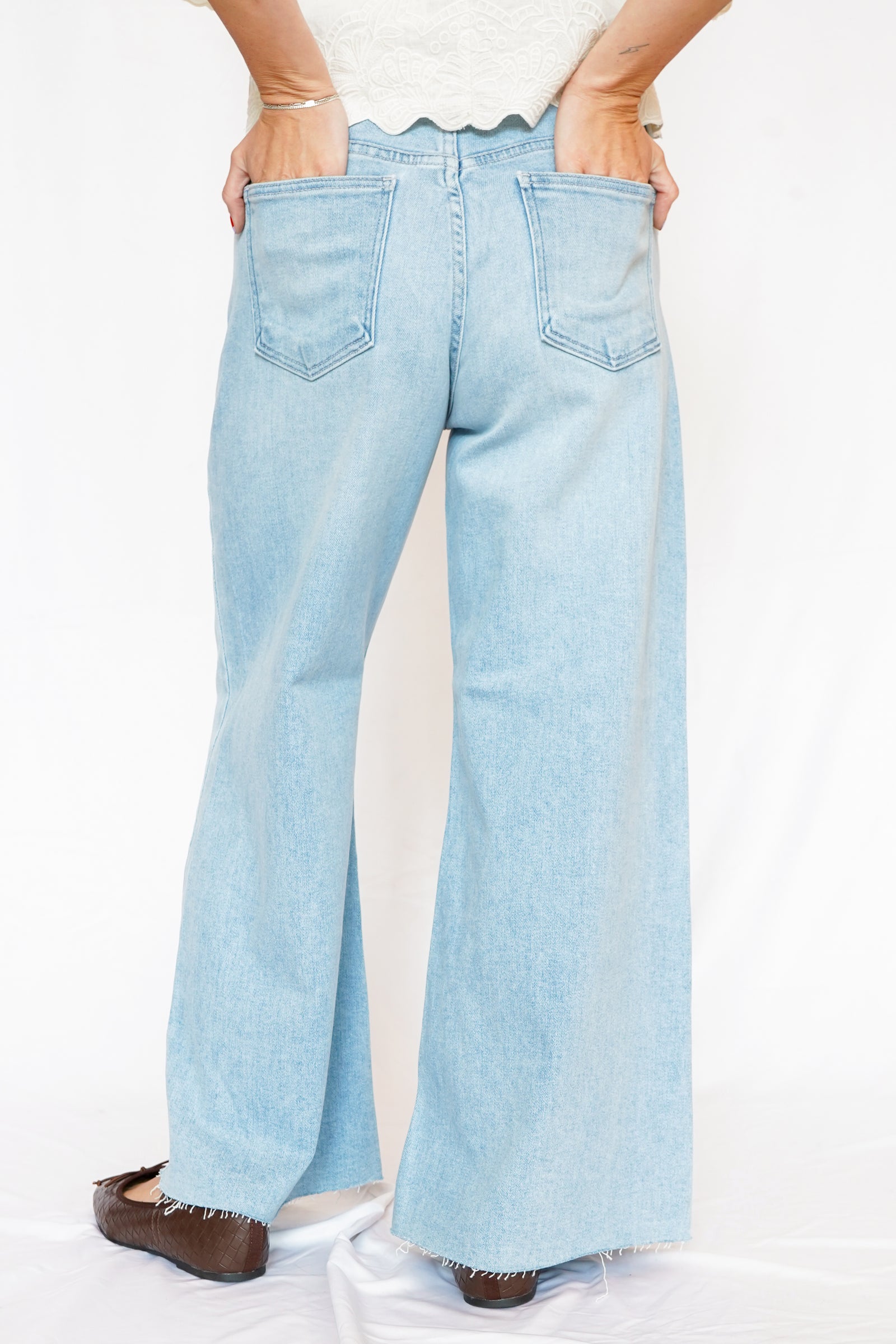 Just_Black_Denim_Mid_Rise_Wide_Leg_Crop_Light_Denim_Jeans