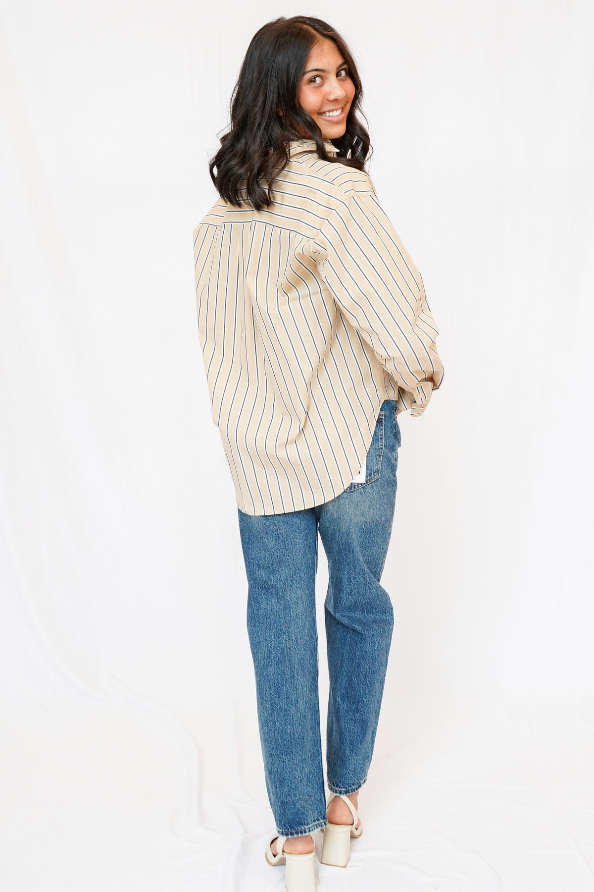 Good American The Poplin Easy Shirt in Dune Stripe