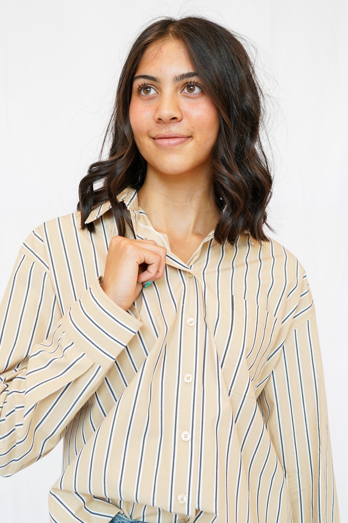Good American The Poplin Easy Shirt in Dune Stripe