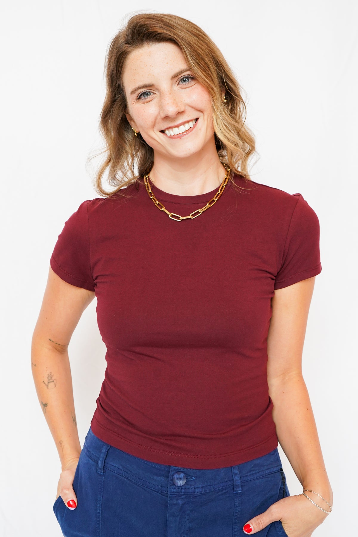 Good American The Baby Tee in Berry Noir