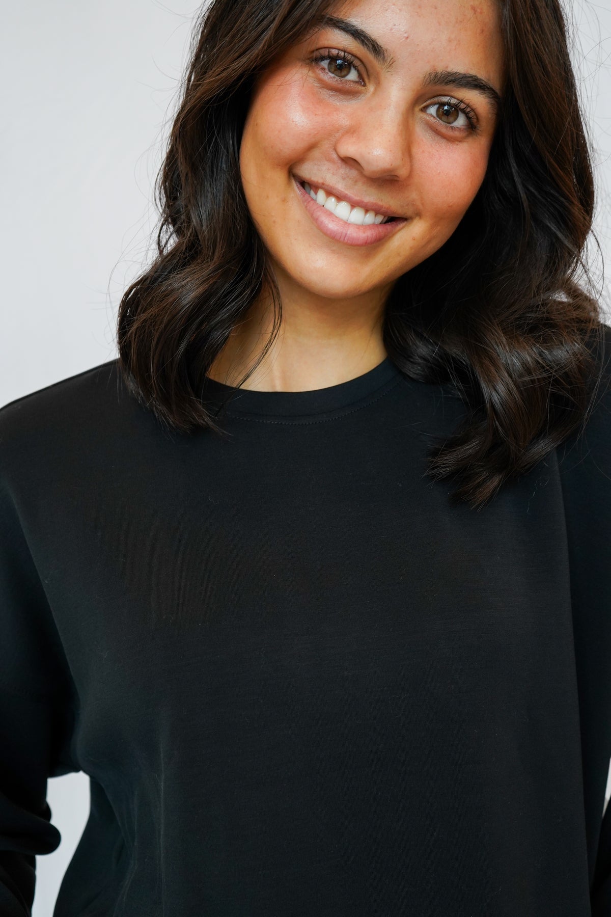 Uma Crewneck Sweatshirt in Black