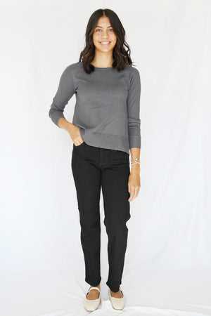 Stretchy Straight Cropped Jeans in Black
