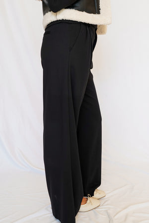 KUT Cheryl Super High Rise Wide Leg Pant in Black