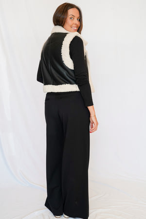 KUT Cheryl Super High Rise Wide Leg Pant in Black