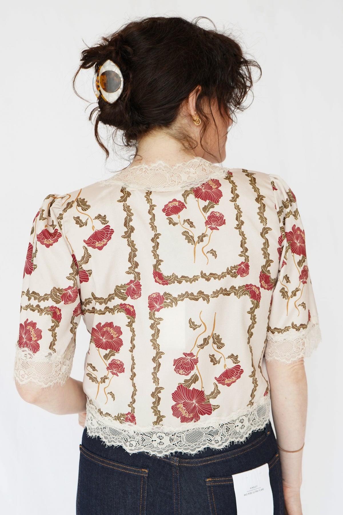 dRA Maisie Floral Top in Wine