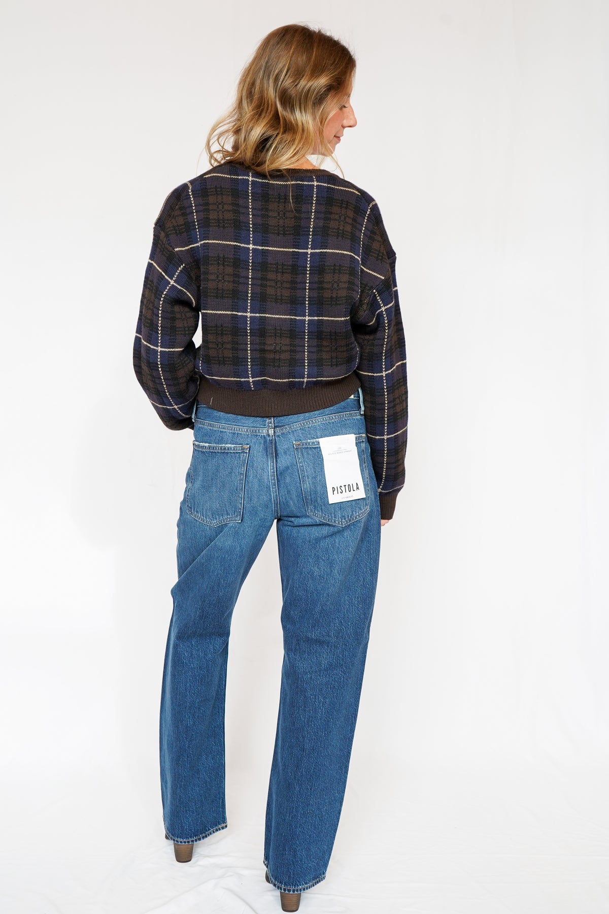 Good American The Jacquard Cardigan in Choclate Plaid