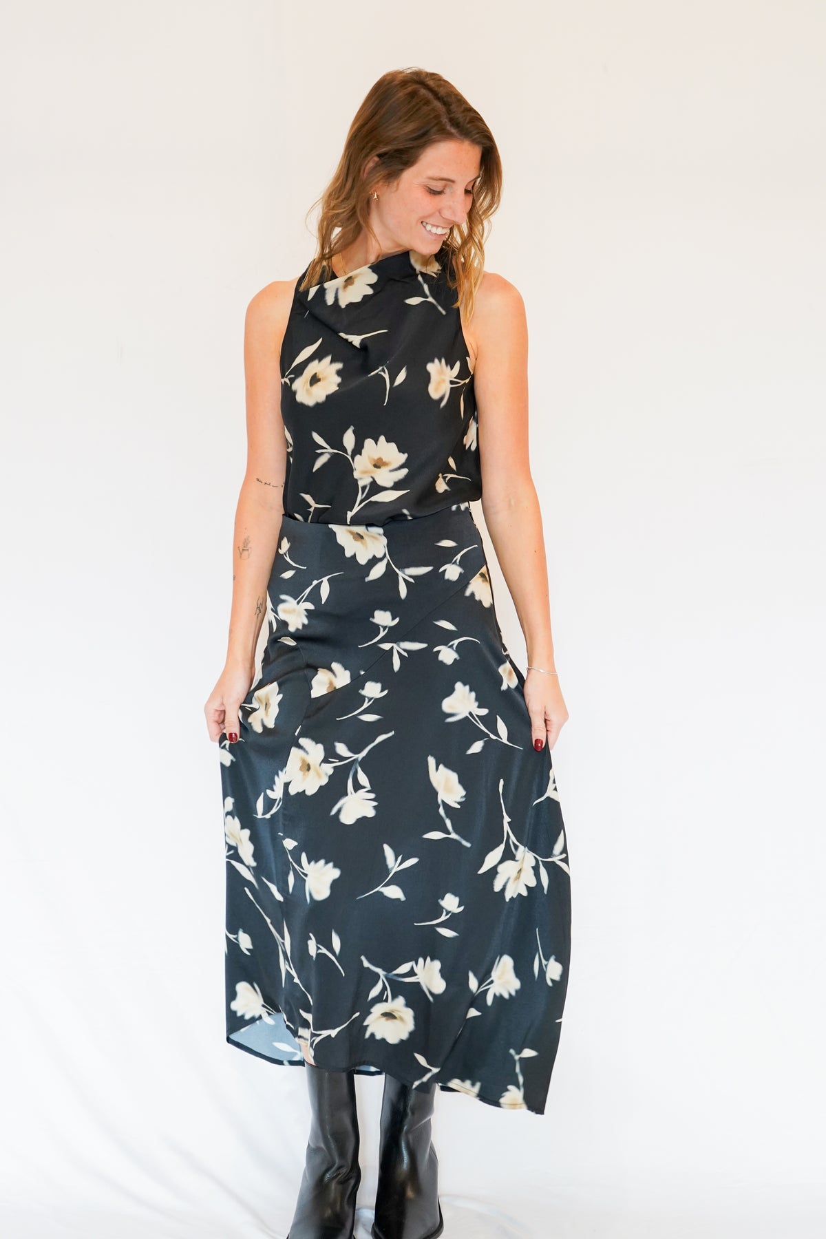 Lewinae Floral Skirt in Black