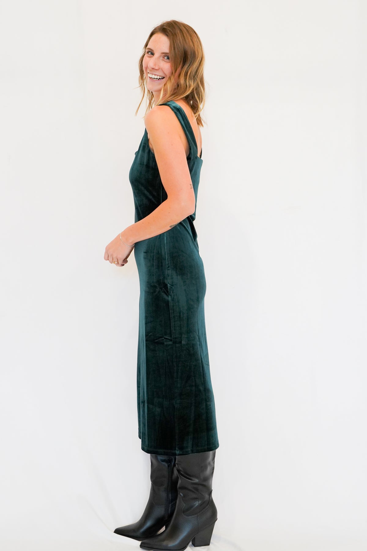 dRA Milos Velvet Dress in Green