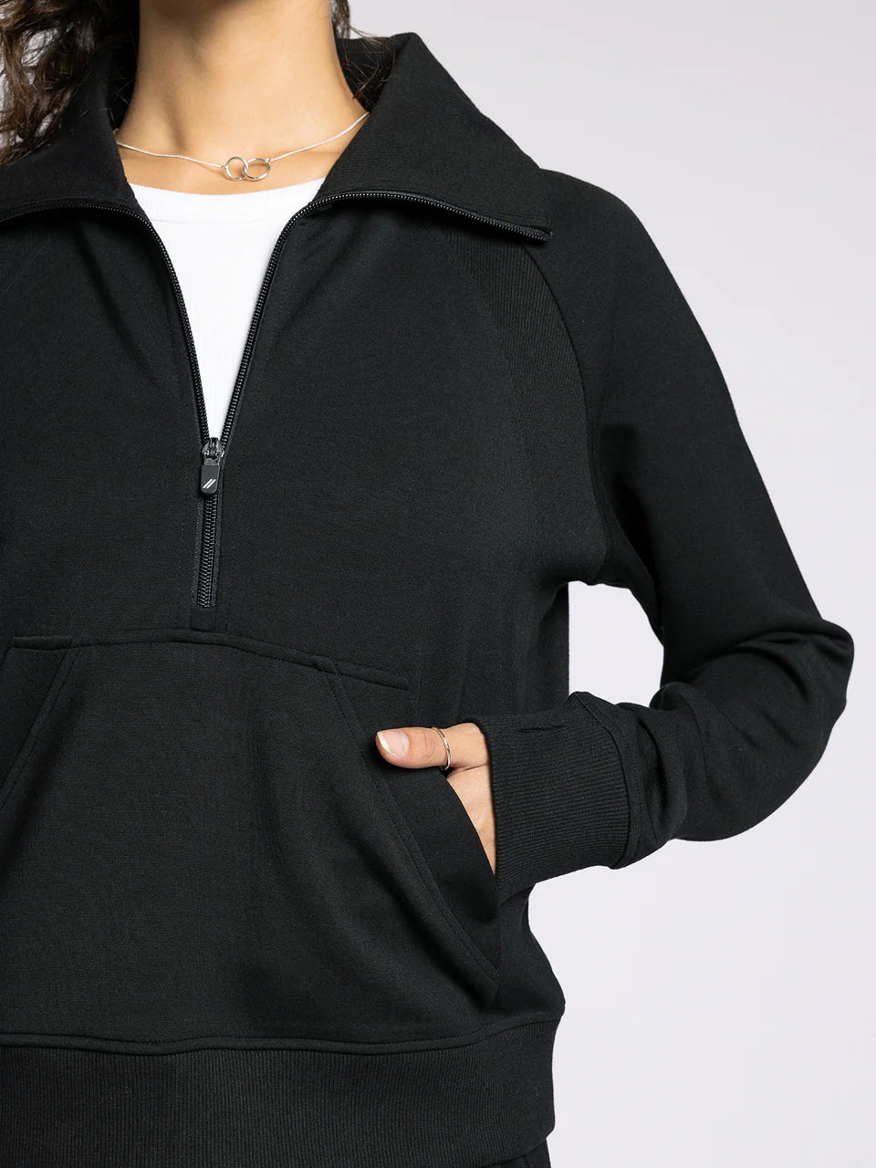 Caroline Pullover V-Neck Sweater in Black
