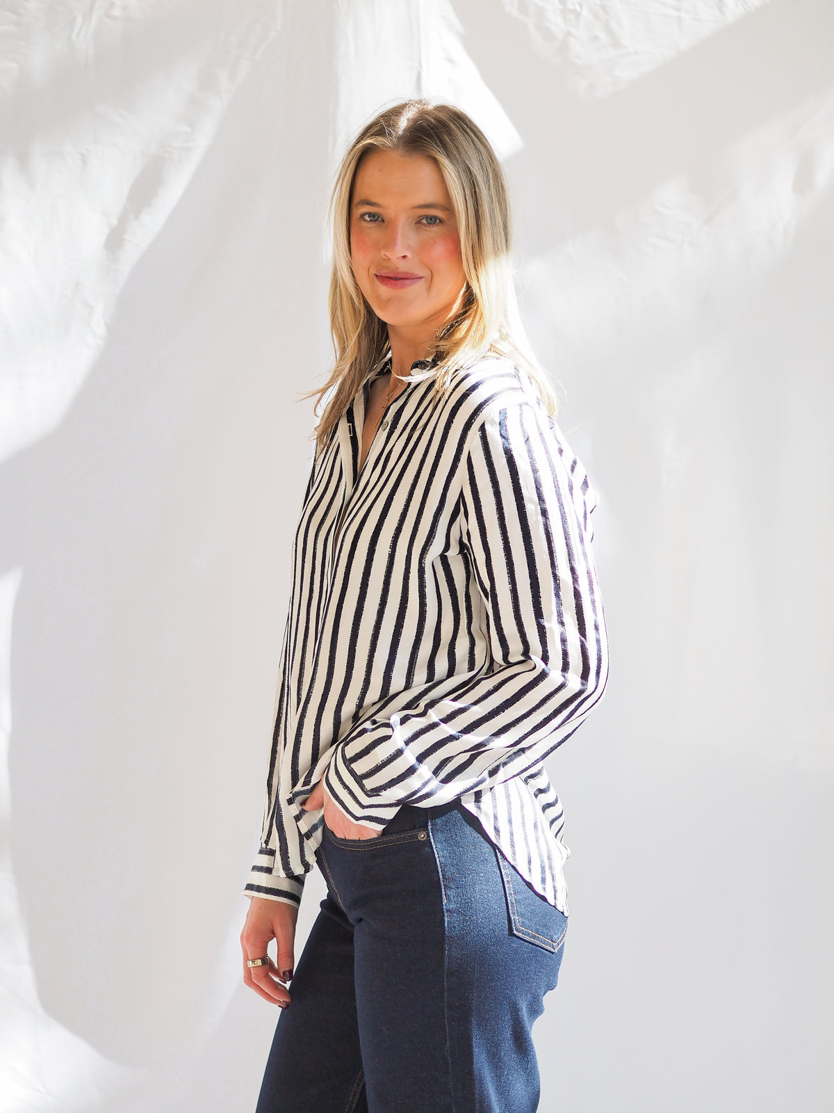 Bella Dahl High Low Hem Strip Button Down in Indigo Ink