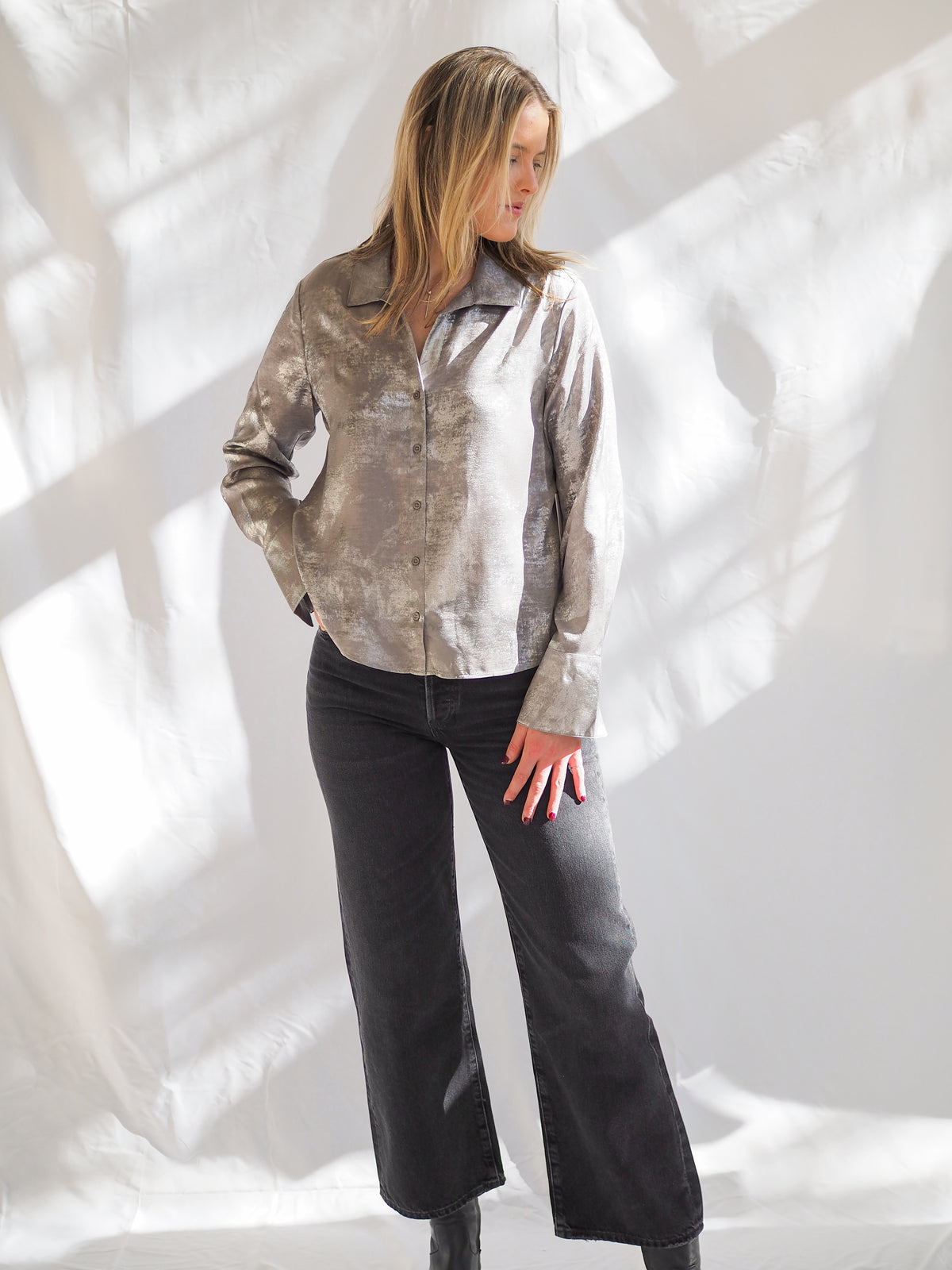 Bella Dahl Wide Collar Button Down in Silver