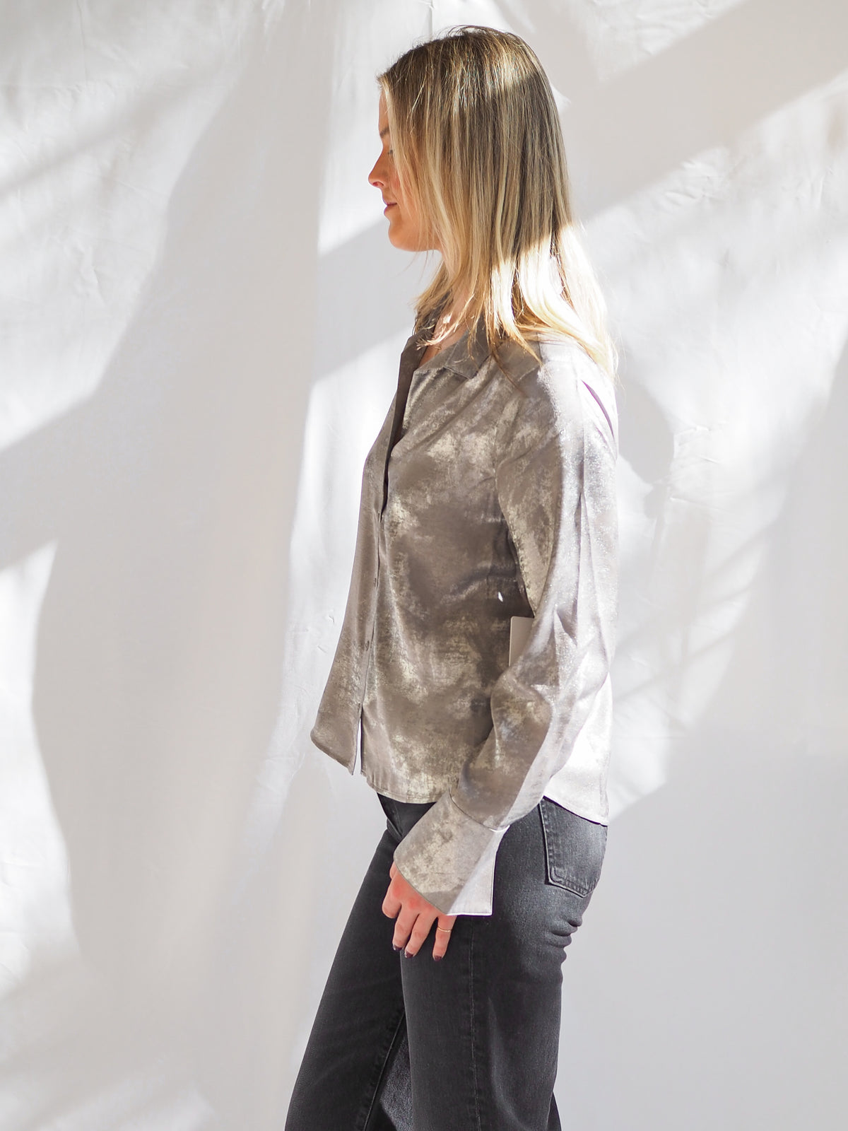 Bella Dahl Wide Collar Button Down in Silver