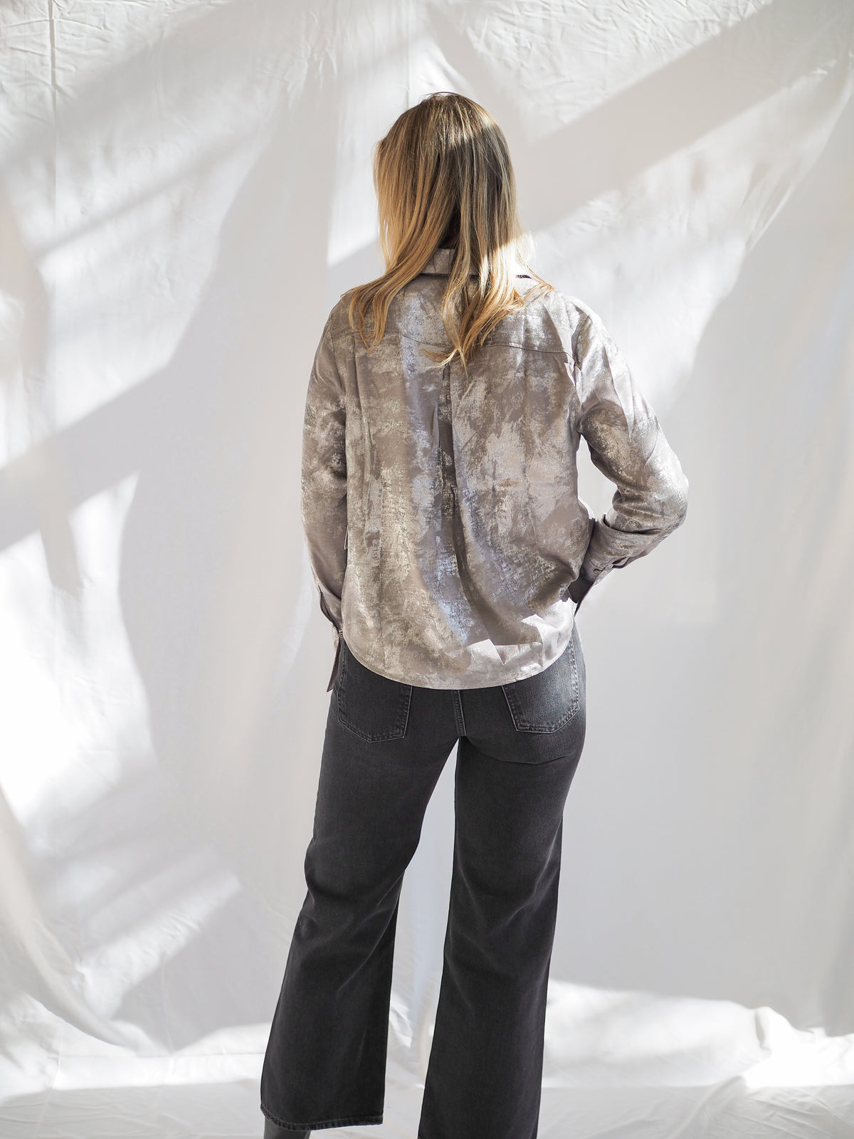 Bella Dahl Wide Collar Button Down in Silver