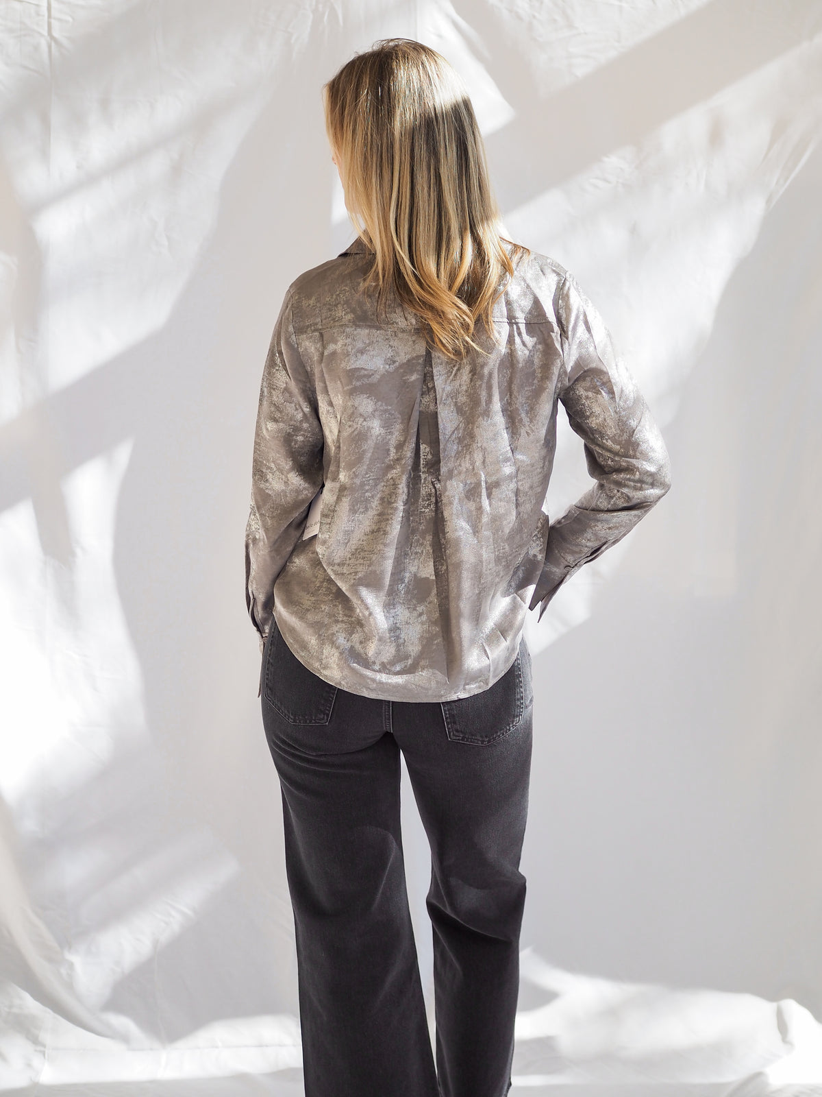 Bella Dahl Wide Collar Button Down in Silver