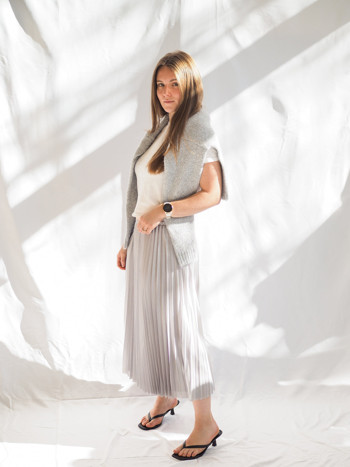 Bella Dahl Pleaded Midi Skirt in Silver