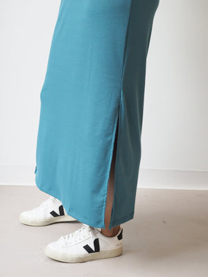 BASIC V-NECK MAXI DRESS