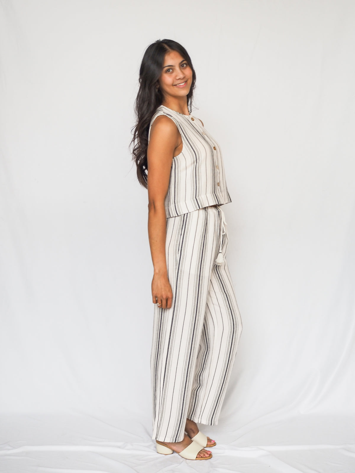 Bella Dahl Sleeveless Button Front Top in Boardwalk Stripe