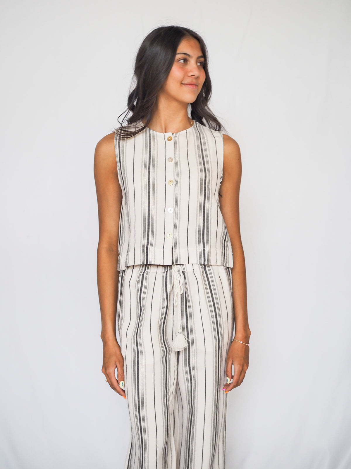 Bella Dahl Sleeveless Button Front Top in Boardwalk Stripe
