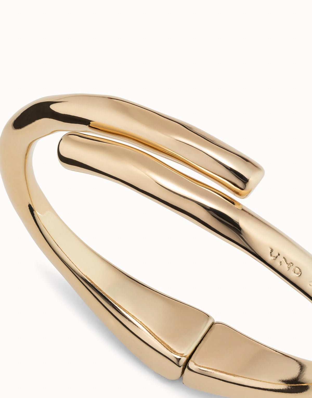 Uno De 50 Meeting Point Gold Clasp Bracelet