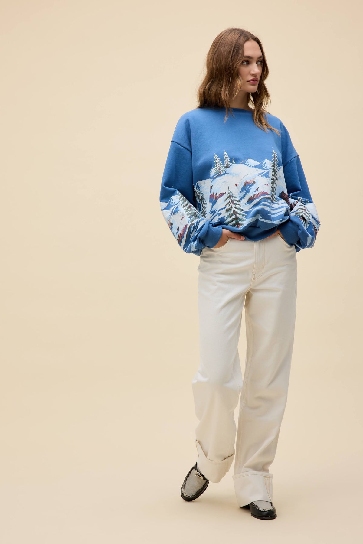 Daydreamer Alpine Ski Scene Oversized Crewneck Sweatshirt