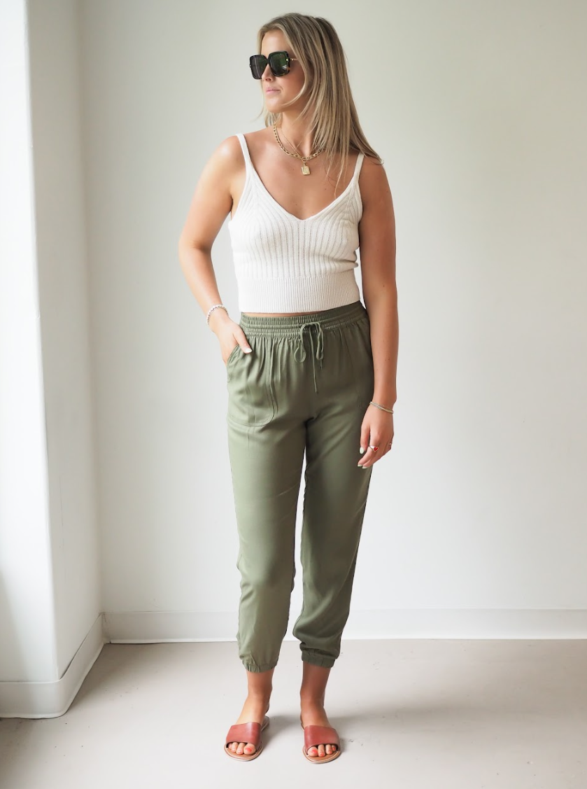 RIBBED AND HEMMED KNIT TOP