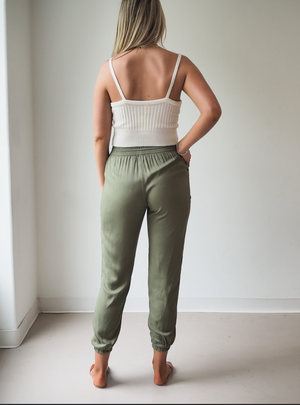 RIBBED AND HEMMED KNIT TOP