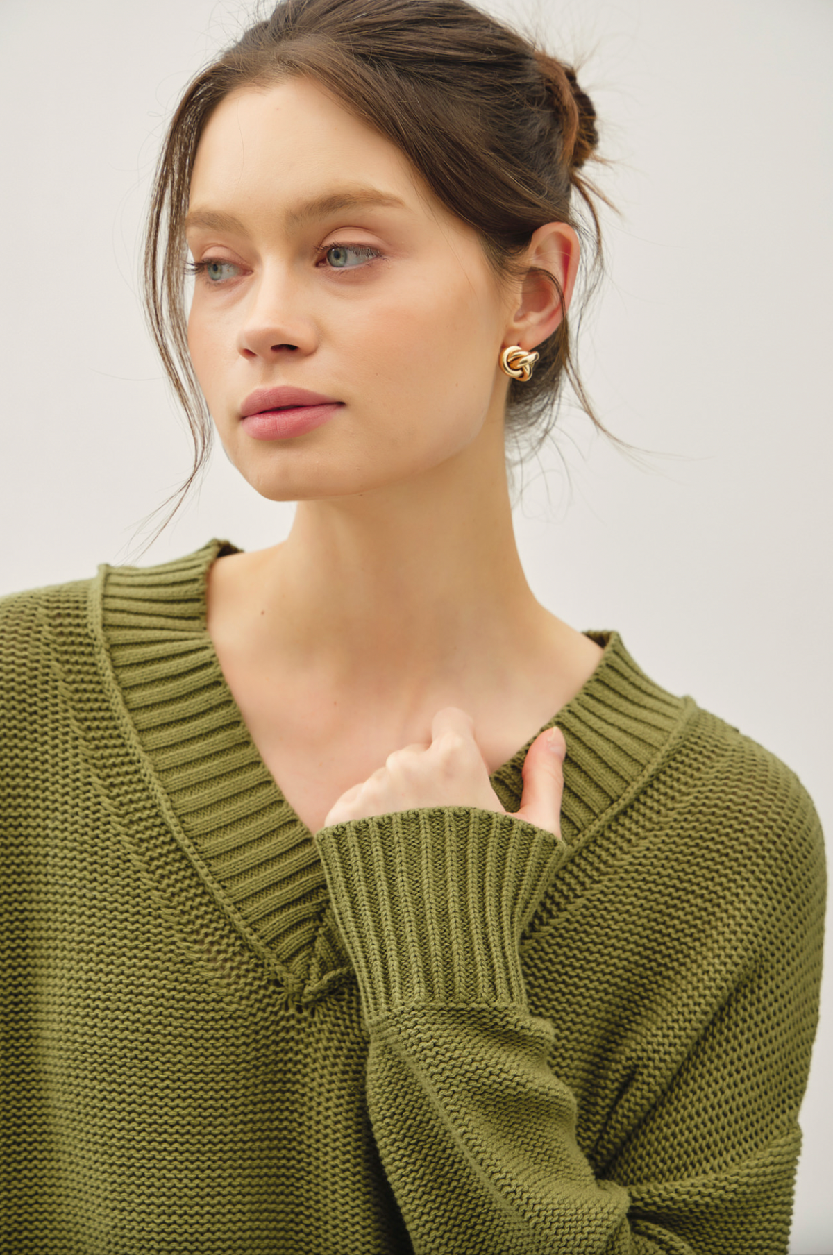 Chunky V Neck Knit Sweater in Olive