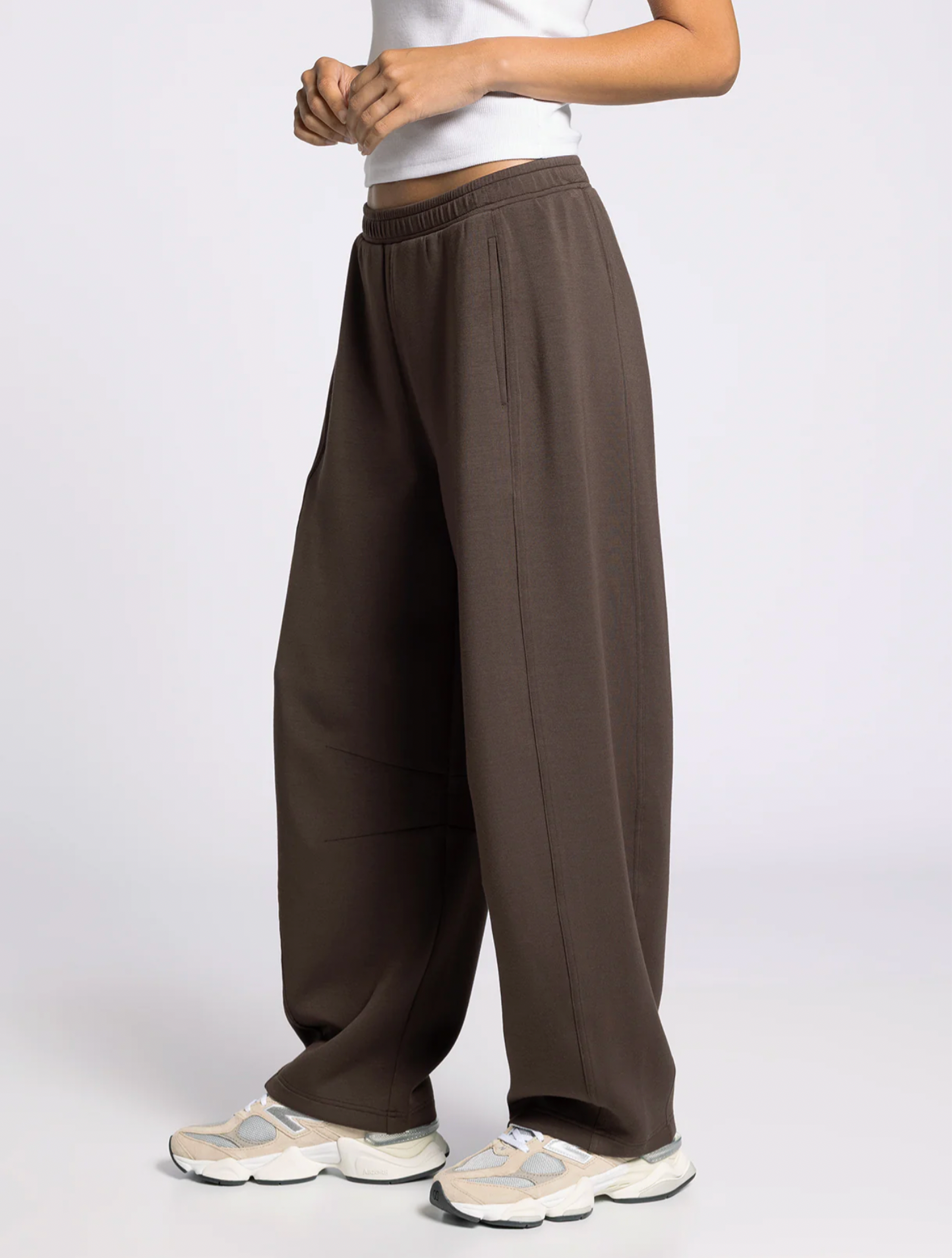 Lenore Barrel Sweatpants in Coffee