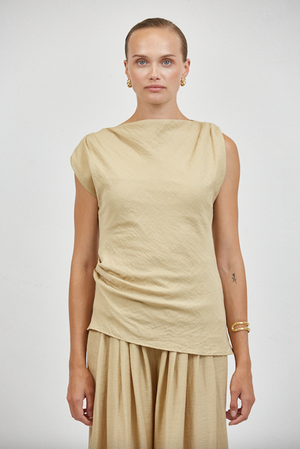 Iris Linen Top in Toffee