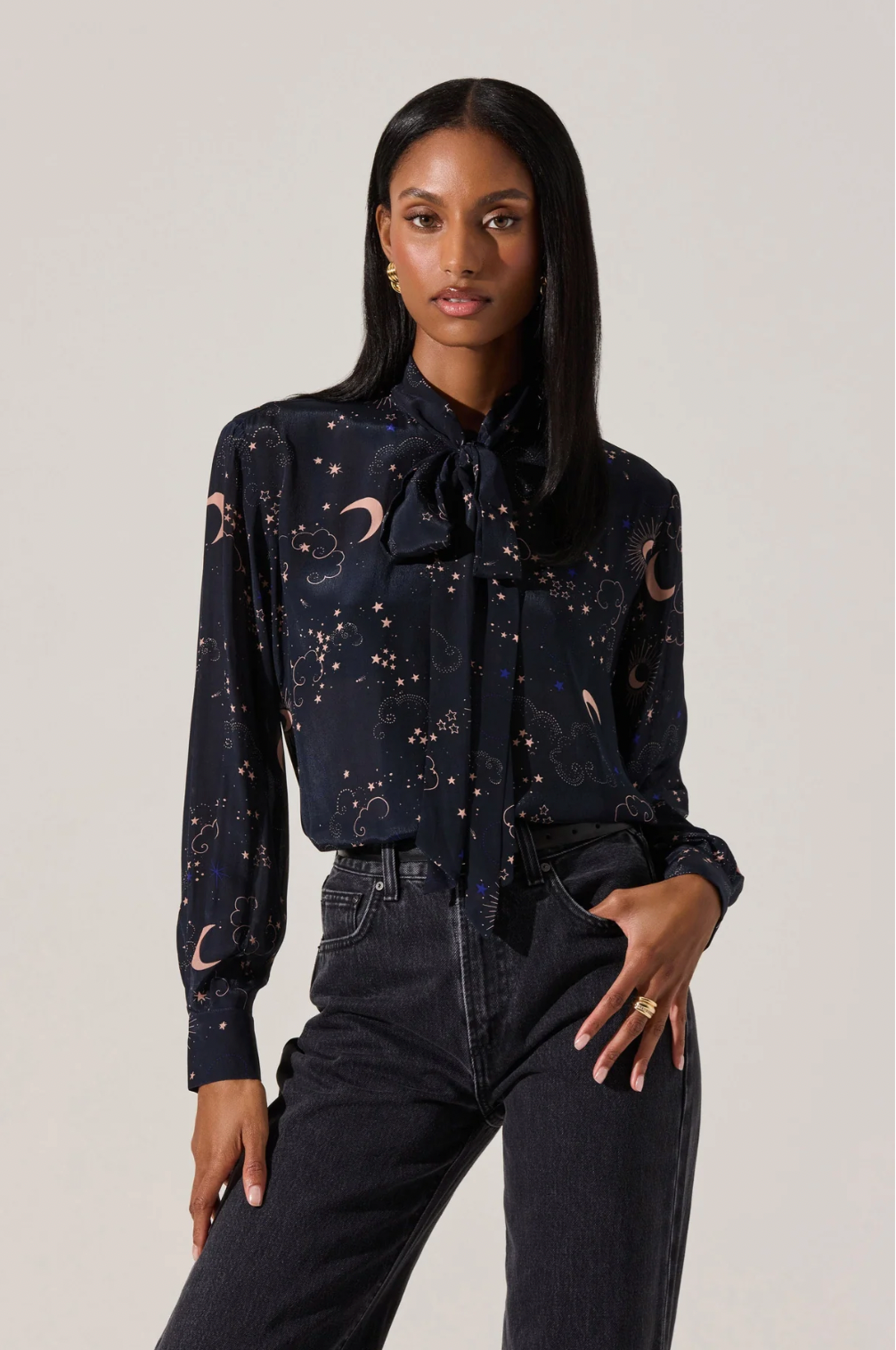 ASTR THE LABEL Mabry Navy Blouse