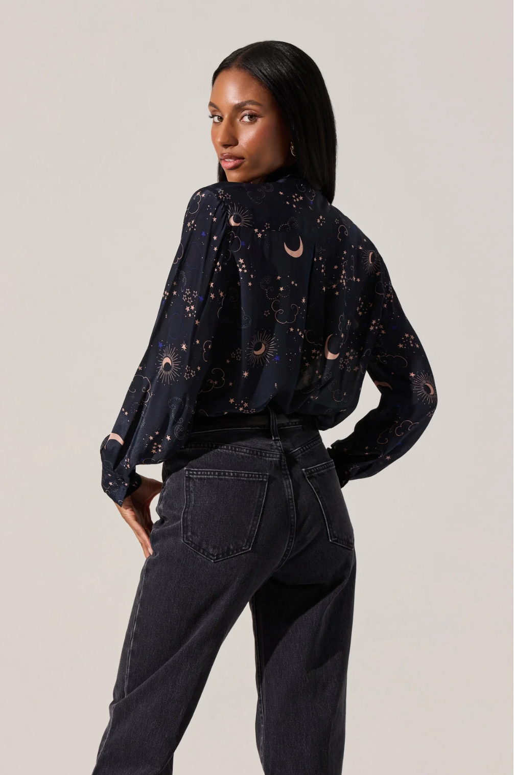 ASTR THE LABEL Mabry Navy Blouse