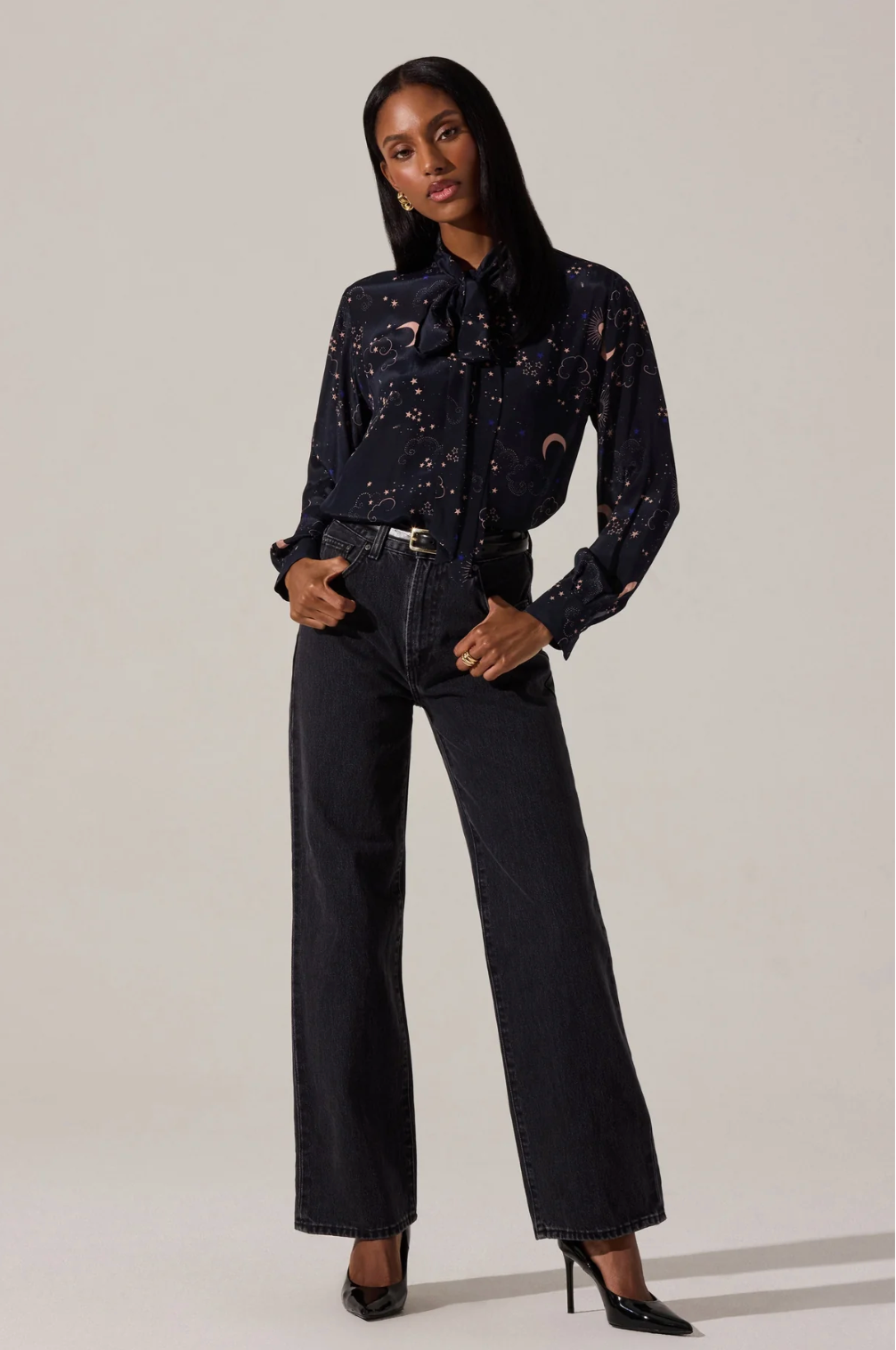 ASTR THE LABEL Mabry Navy Blouse